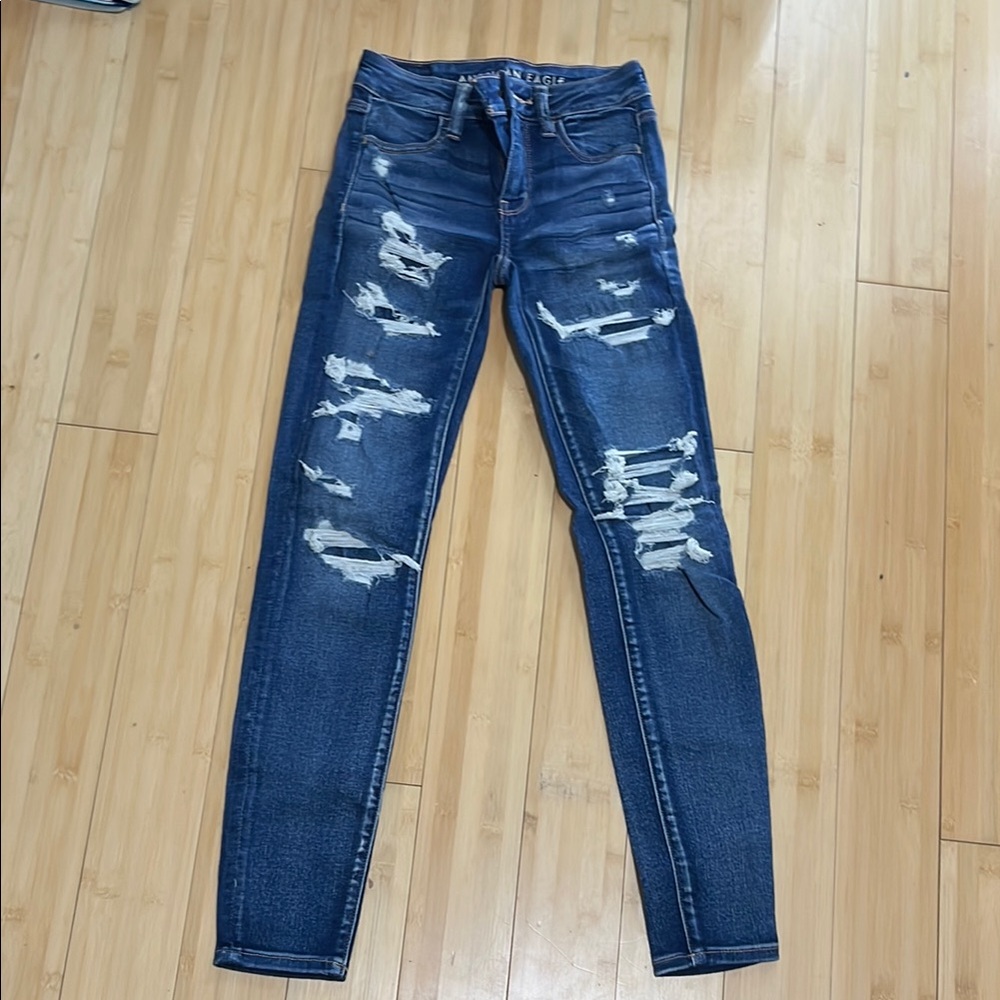 American Eagle Distressed Blue Jeans